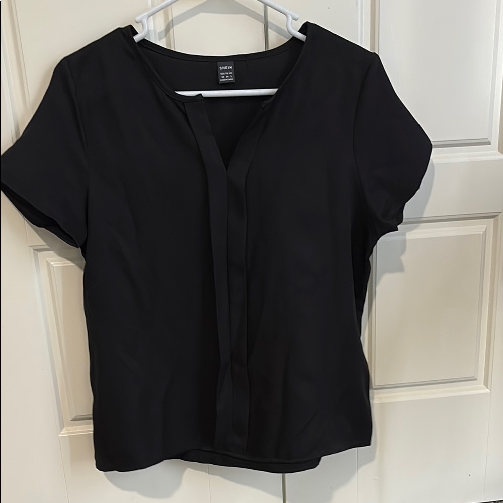 SHEIN Black Buttoned Fitted Blouse with Mandarin Collar